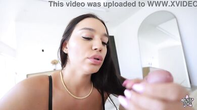 THICK MILF LETS HER HUSBAND CREAMPIE HER PUSSY - Screenshot 3