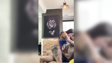 Anny Alves fodendo com o tatuado - Screenshot 4