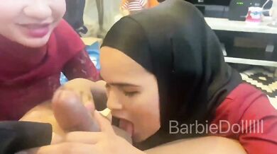 blowjob hijab duo cum malaysia indonesia muslim - EroMe - Screenshot 4