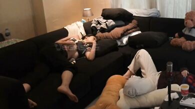 Youtuber indonesia live streaming garuk garuk tete saat tidur di... - Screenshot 2