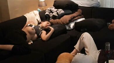 Youtuber indonesia live streaming garuk garuk tete saat tidur di... - Screenshot 5