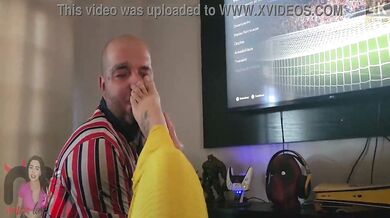 The cuckold didn't even notice that it took me a while to get back from the gym, I brought him a surprise in my pussy and made him clean it all up!