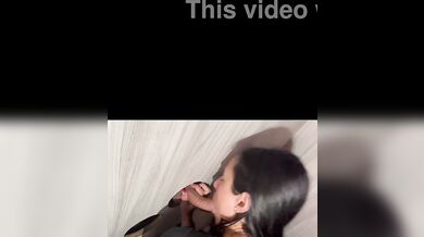 Sucking several in front of the horn