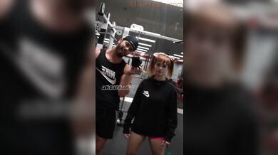 Novinha da Academia transando e malhando