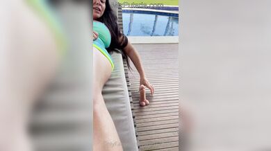 vanessa freitas socando consolo na xoxota