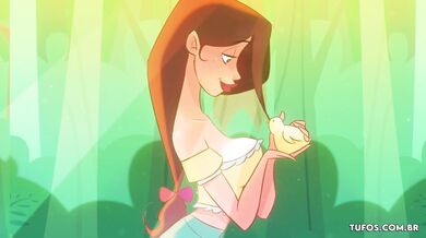 Putaria com duas novinhas atrás da moita - Tufos