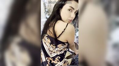 Famosa da a fazendo 16 pagando boquete