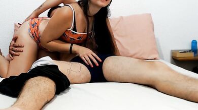 Wearing pink pajamas, Debora exchanges caresses with Wellington, who receives a delicious blowjob while sucking her pussy before they fuck in a cowgirl position.