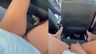 Gaby Lopez batendo siririca dentro do Uber