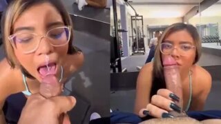 Gaby lopez mamando na academia