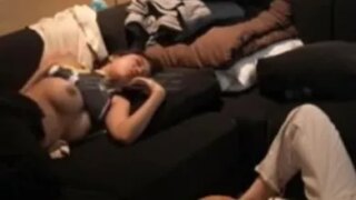 Youtuber indonesia live streaming garuk garuk tete saat tidur di…