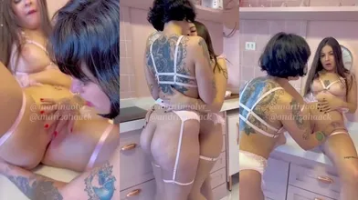 Martina Oliveira chupando a bucetinha da novinha Andriza Haack até ela gozar gritando