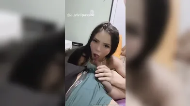 Vivi Passos mamando gostoso engasgando na piroca