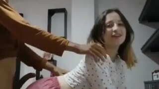 socando forte na buceta da prima gostosa na pia da cozinha