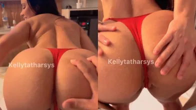 Gostosa de lingerie rebolando para amigo