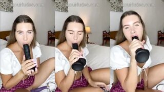 Katy Fit Girl Chupando um Consolo e Passando nos Peitos