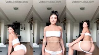 Clara Wellen Tirando a roupa pra dançar Funk