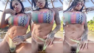 Gaby Souzza Lavando a Buceta Cabeluda